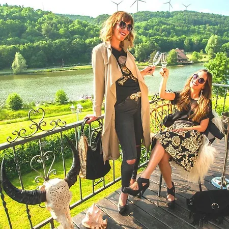 شقة Am Waldsee Direkt Am Badesee Mit Seeblick Fuer Bis Zu 14 Personen Traumferienhaeuser-eifel *