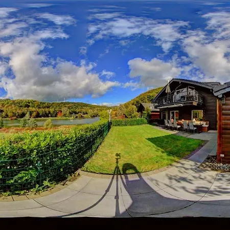 Am Waldsee Direkt Am Badesee Mit Seeblick Fuer Bis Zu 14 Personen Traumferienhaeuser-eifel Rieden (Mayen-Koblenz)